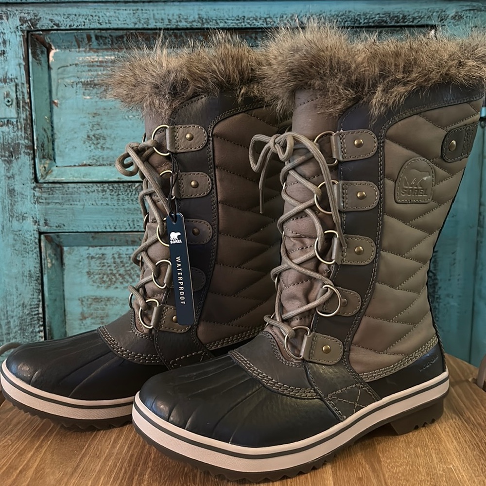 Sorel Tofino II Waterproof Boot Size 7 NWT